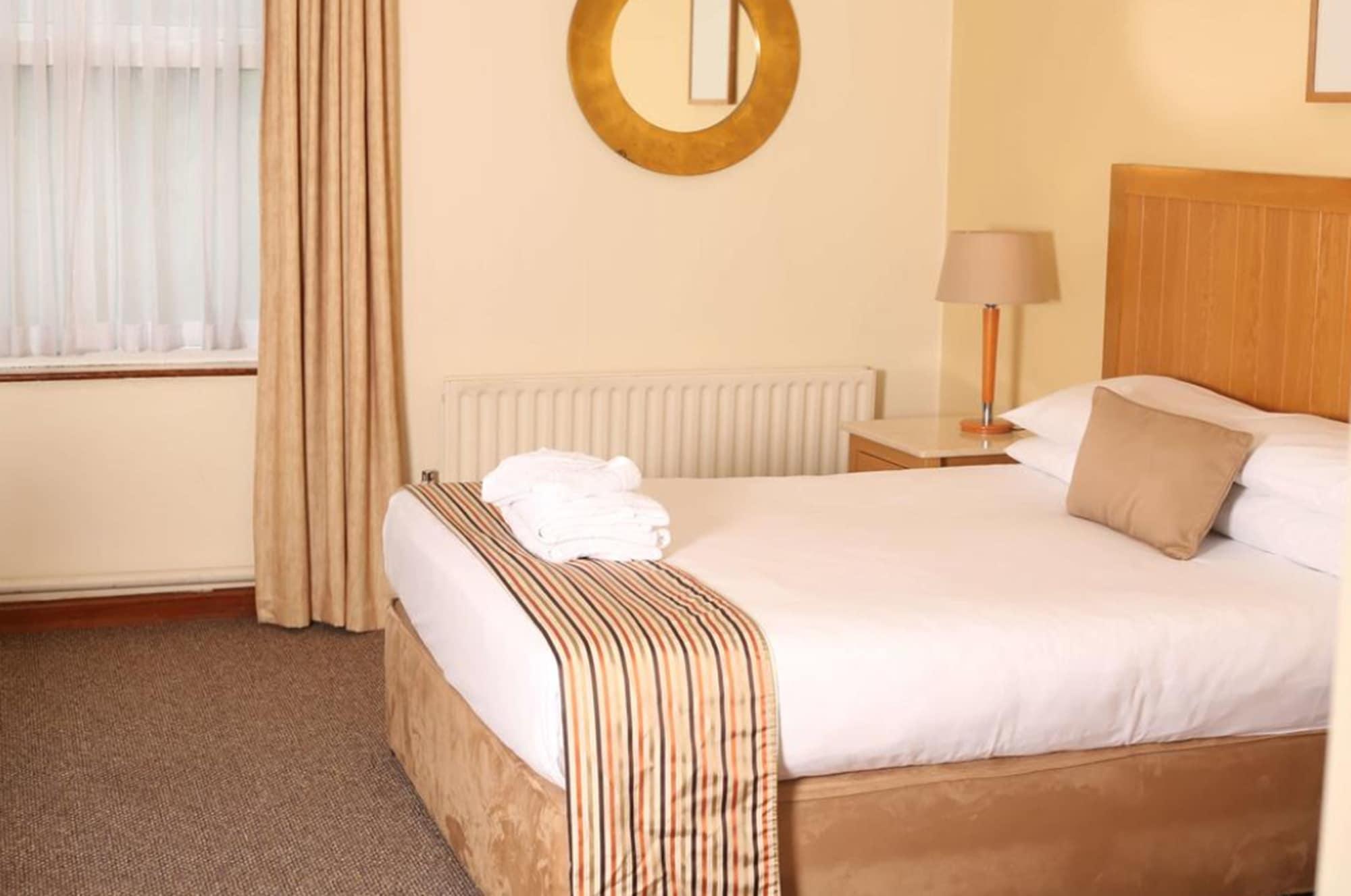 Auburn Lodge Hotel & Leisure Centre Ennis Dış mekan fotoğraf